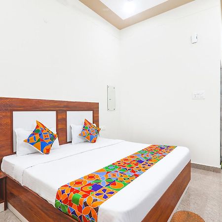 Fabhotel Shree Venkatesh Nileyam Ayodhya Exteriör bild