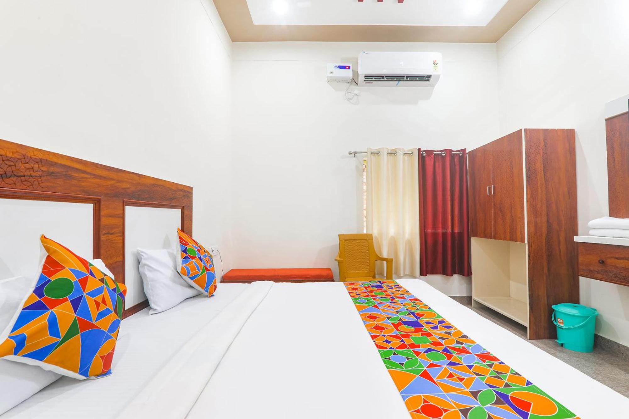 Fabhotel Shree Venkatesh Nileyam Ayodhya Exteriör bild